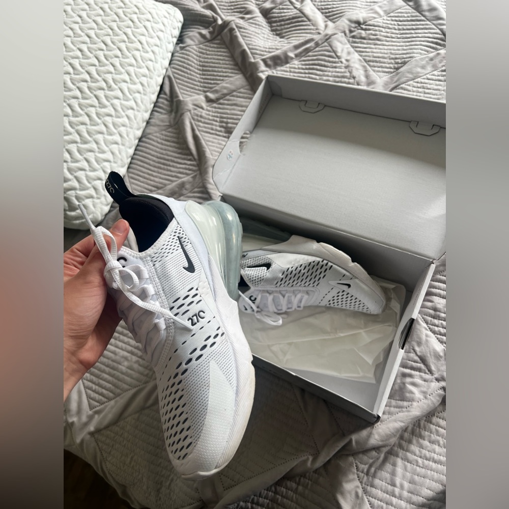 Nike 270’s